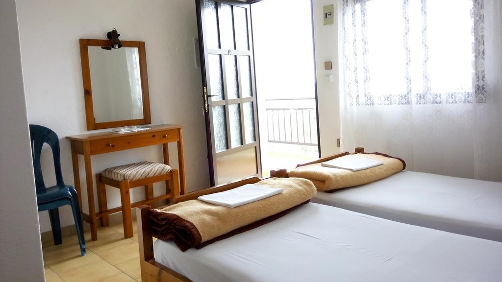 Gorgona Rooms Aliki  Exterior photo