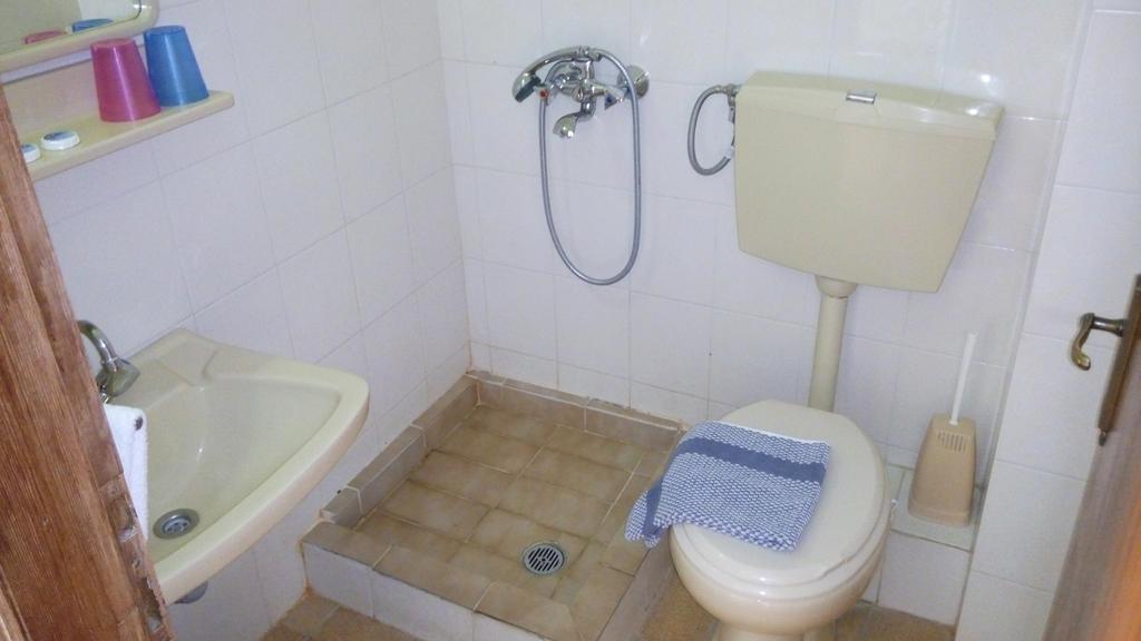 Gorgona Rooms Aliki  Exterior photo