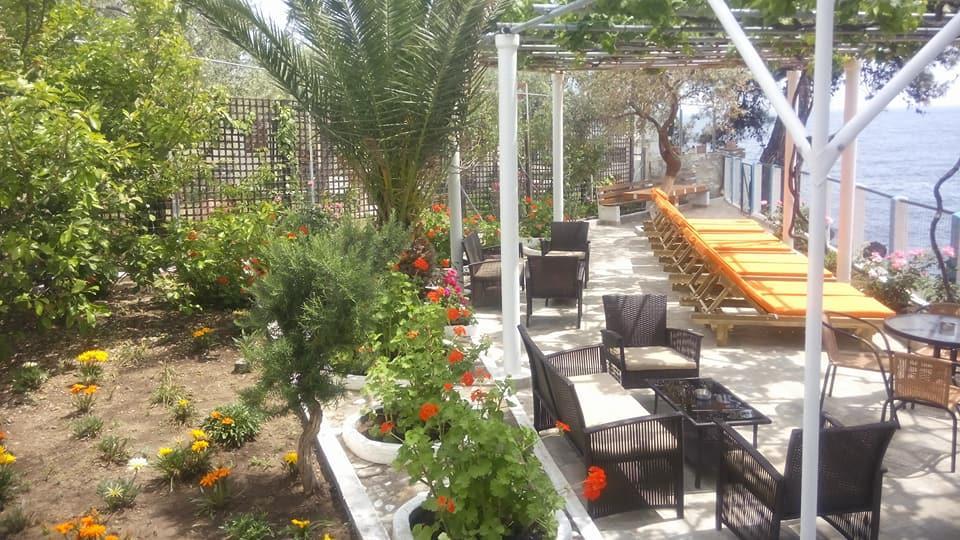 Gorgona Rooms Aliki  Exterior photo